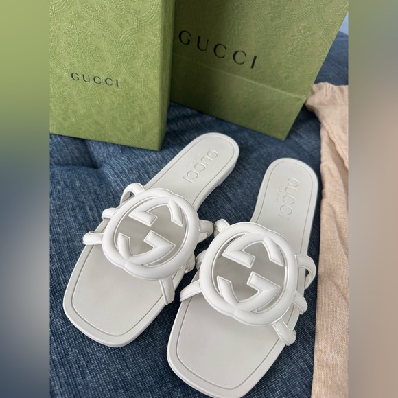 Gucci White Logo Slide Sandals - Picture 1 of 4